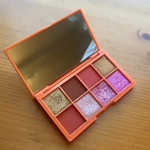 I HEART REVOLUTION Mini Tasty Peach Palette